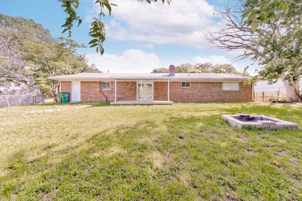 500 W London Street Bowie TX 76230
