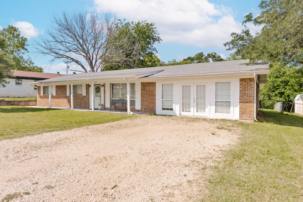 500 W London Street Bowie TX 76230