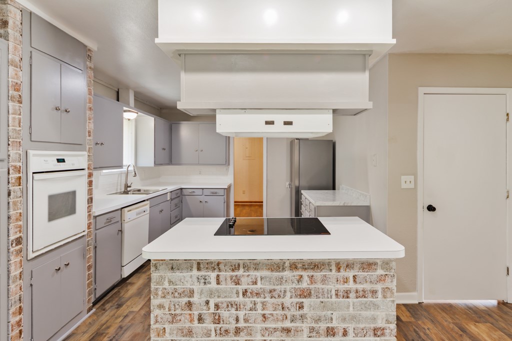 500 W London Street Bowie TX 76230
