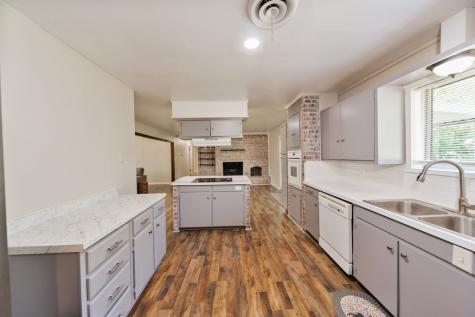 500 W London Street Bowie TX 76230