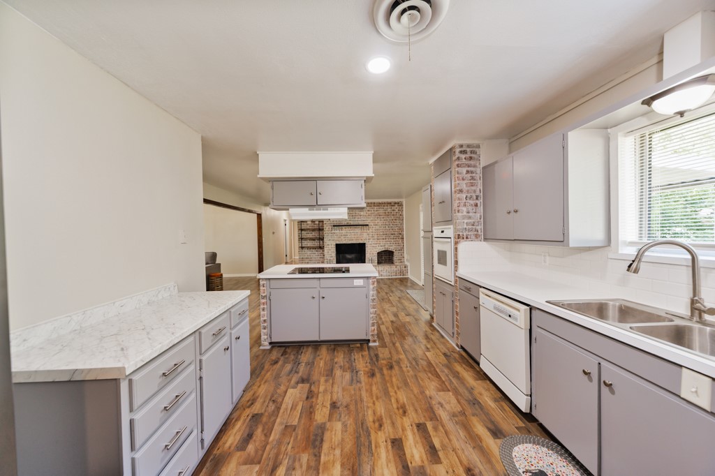 500 W London Street Bowie TX 76230
