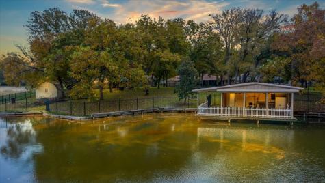 2320 Lakewood Court Granbury TX 76049