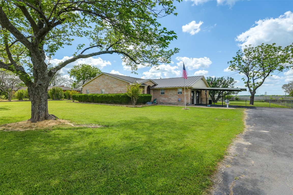1842 S Highway 77 Waxahachie TX 75165
