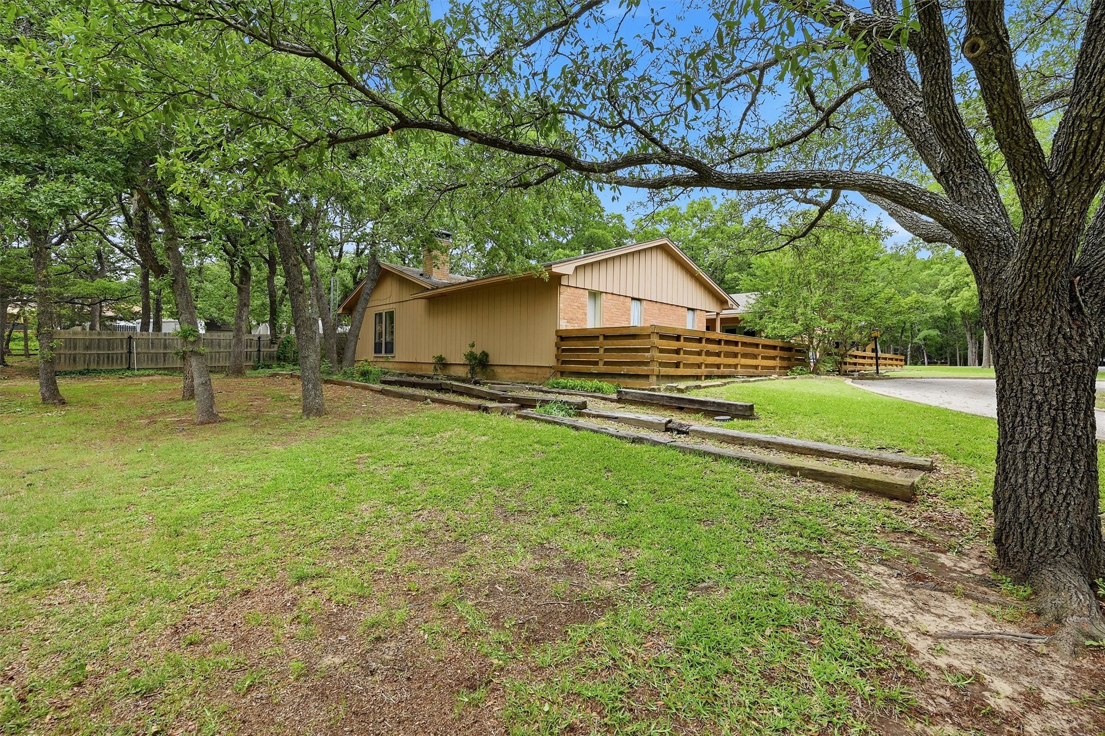 372 Lakepoint Loop Pottsboro TX 75076