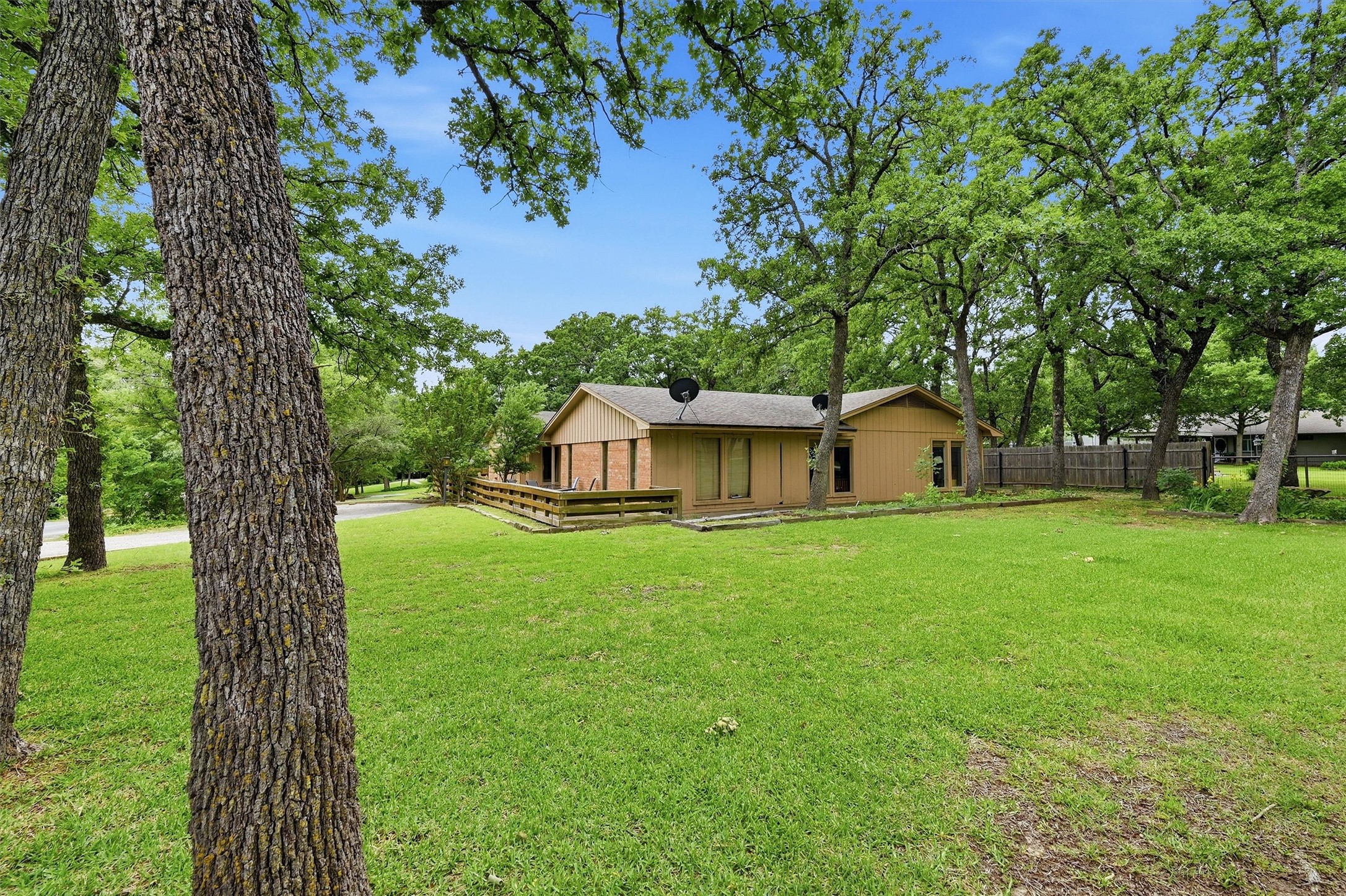 372 Lakepoint Loop Pottsboro TX 75076