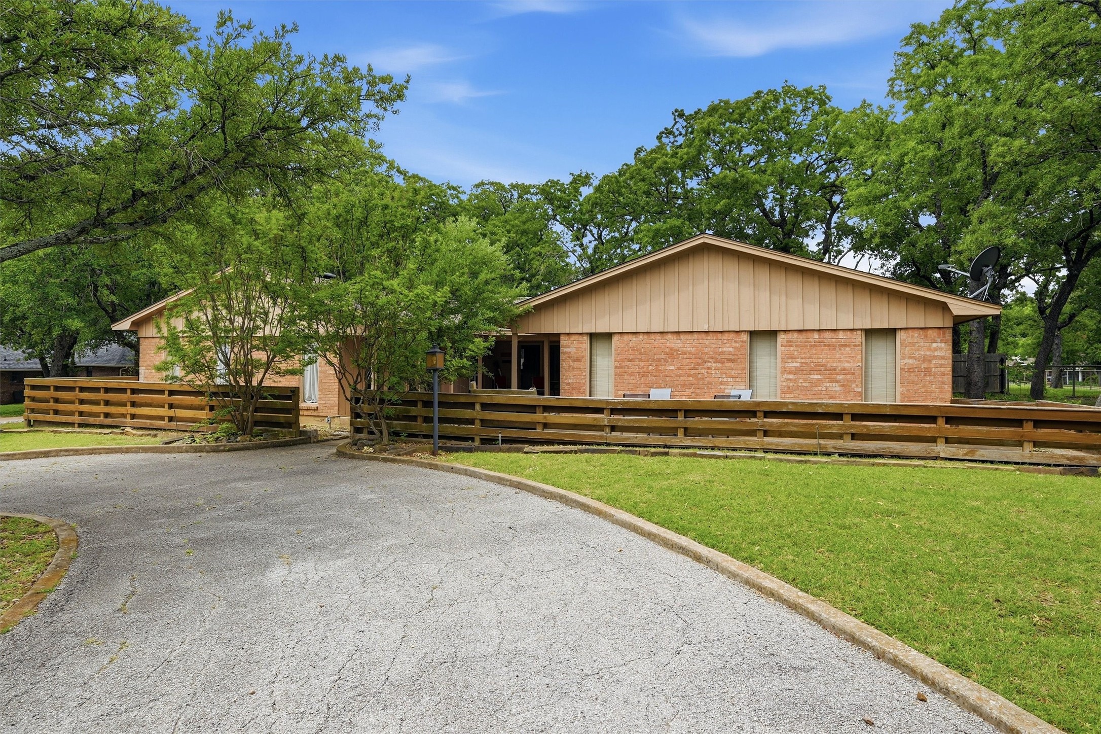 372 Lakepoint Loop Pottsboro TX 75076