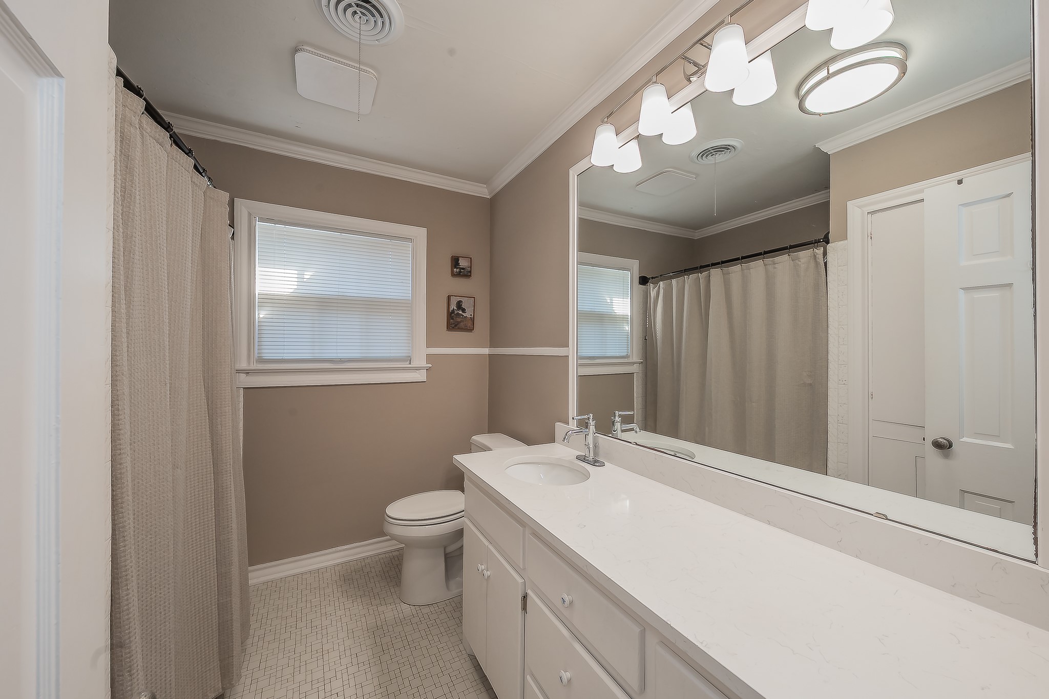 202 S Tower Street Weatherford TX 76086