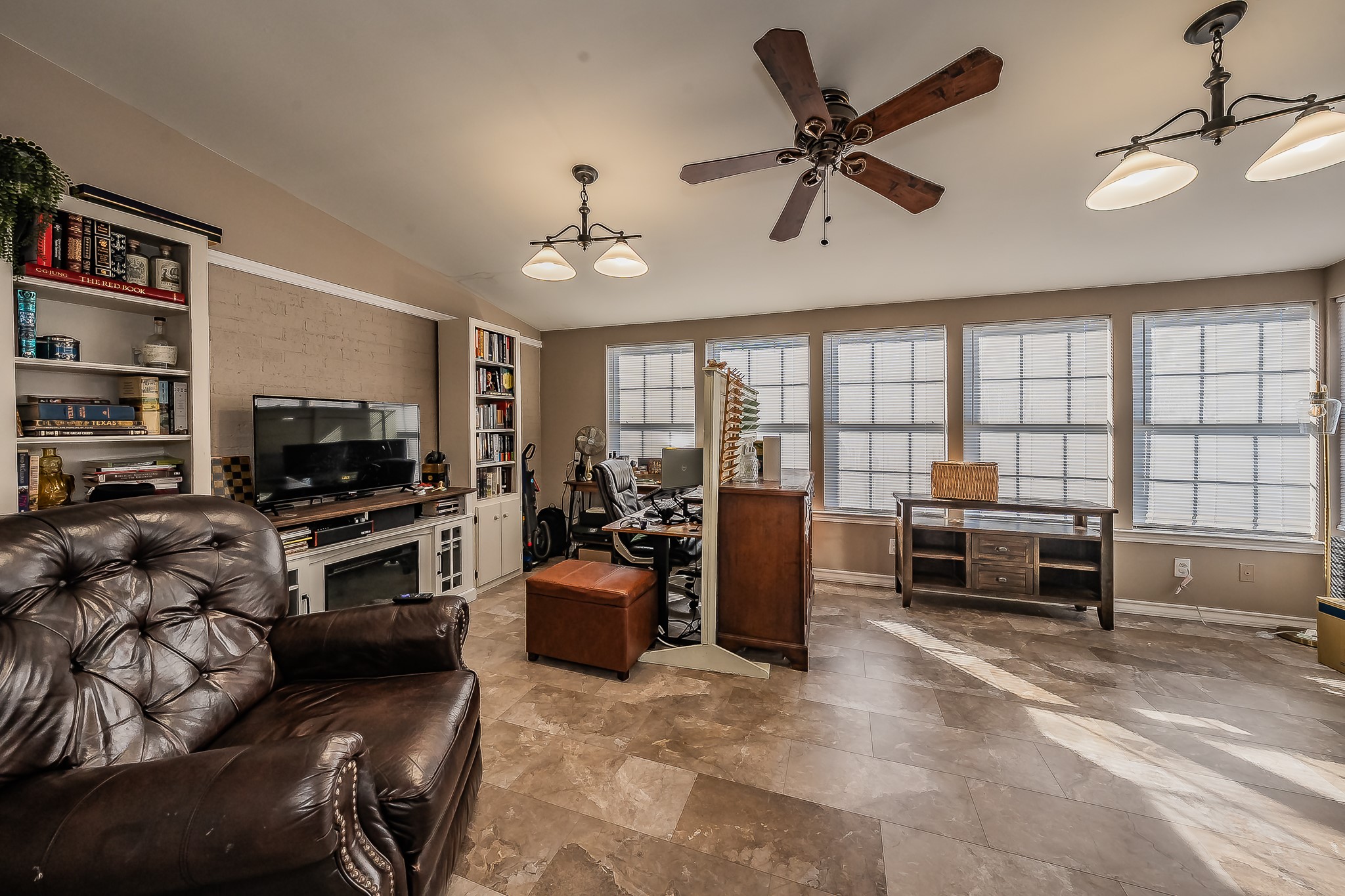202 S Tower Street Weatherford TX 76086