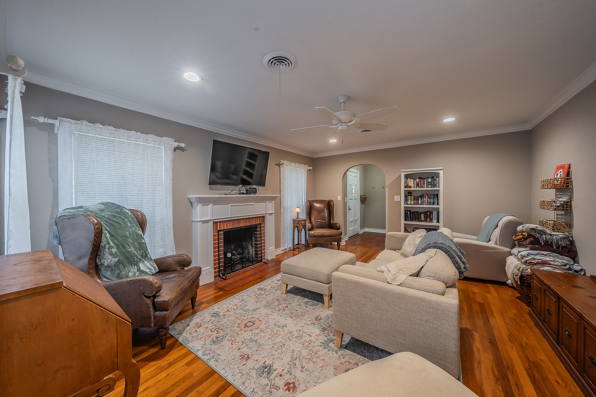202 S Tower Street Weatherford TX 76086