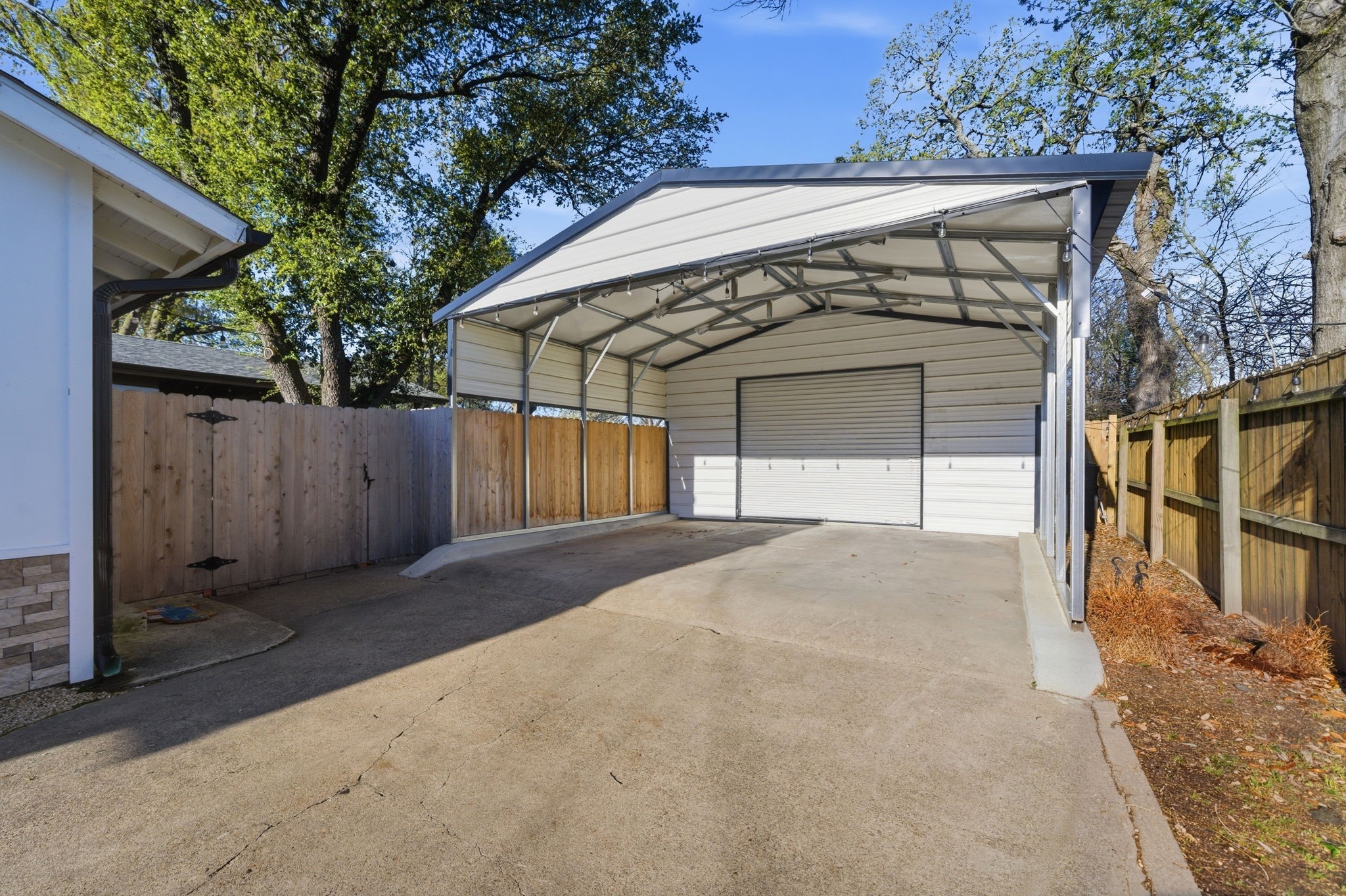 1704 S Houston Street Kaufman TX 75142