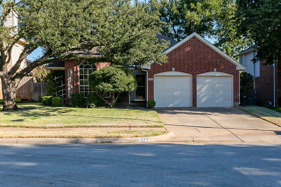 1910 Hunters Ridge Drive Grapevine TX 76051
