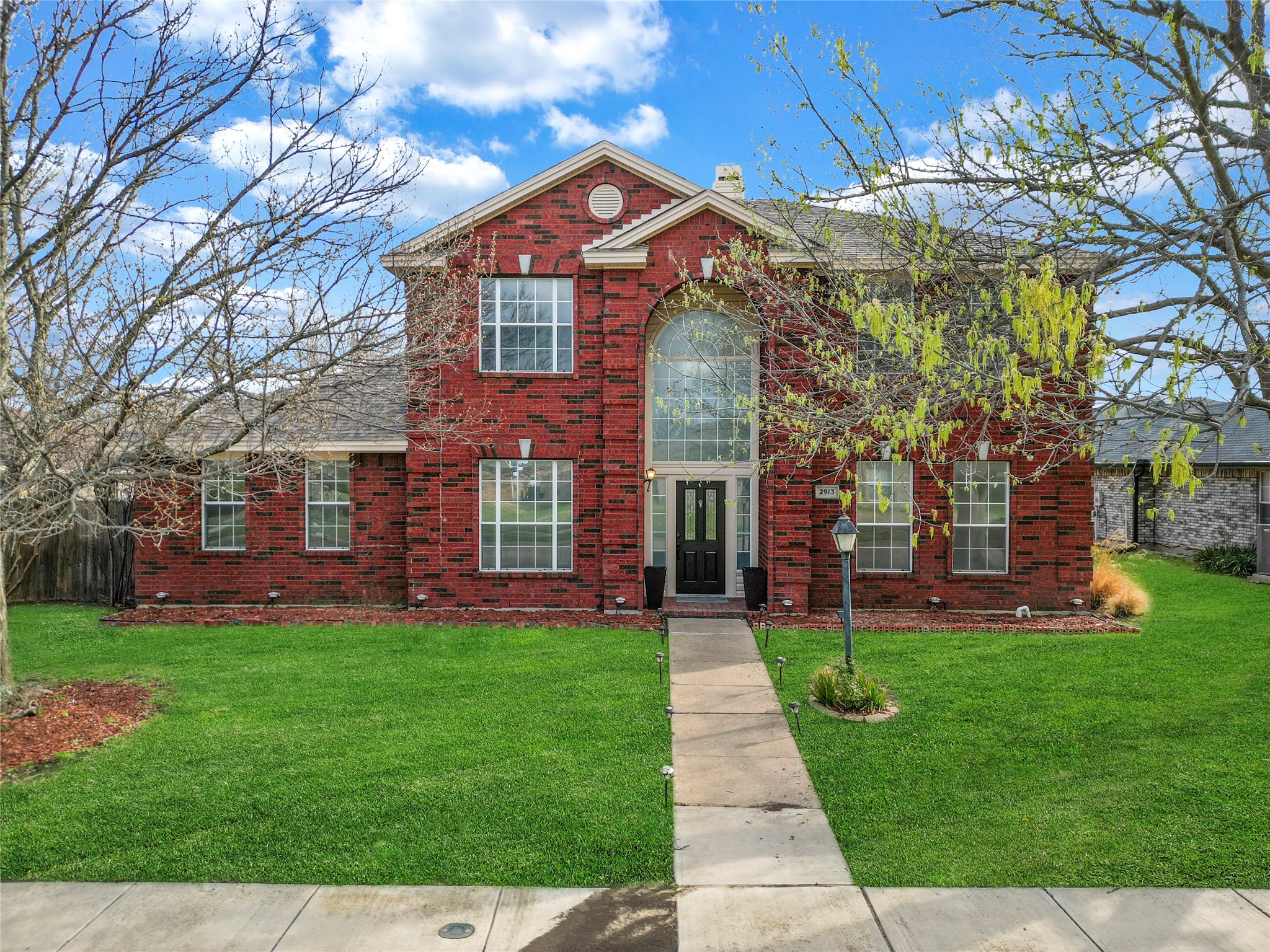 2913 Spartacus Drive Grand Prairie TX 75052