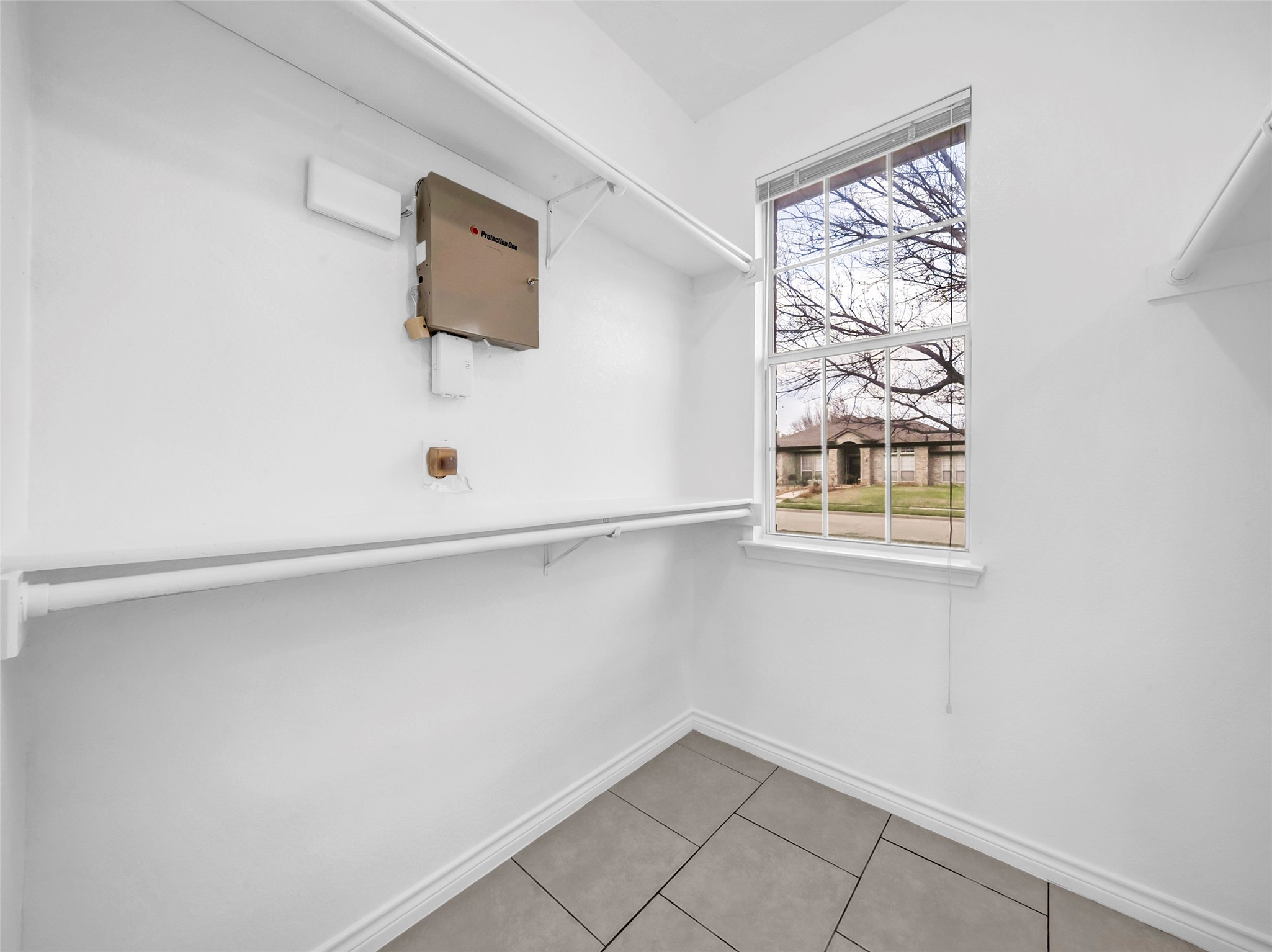 2913 Spartacus Drive Grand Prairie TX 75052