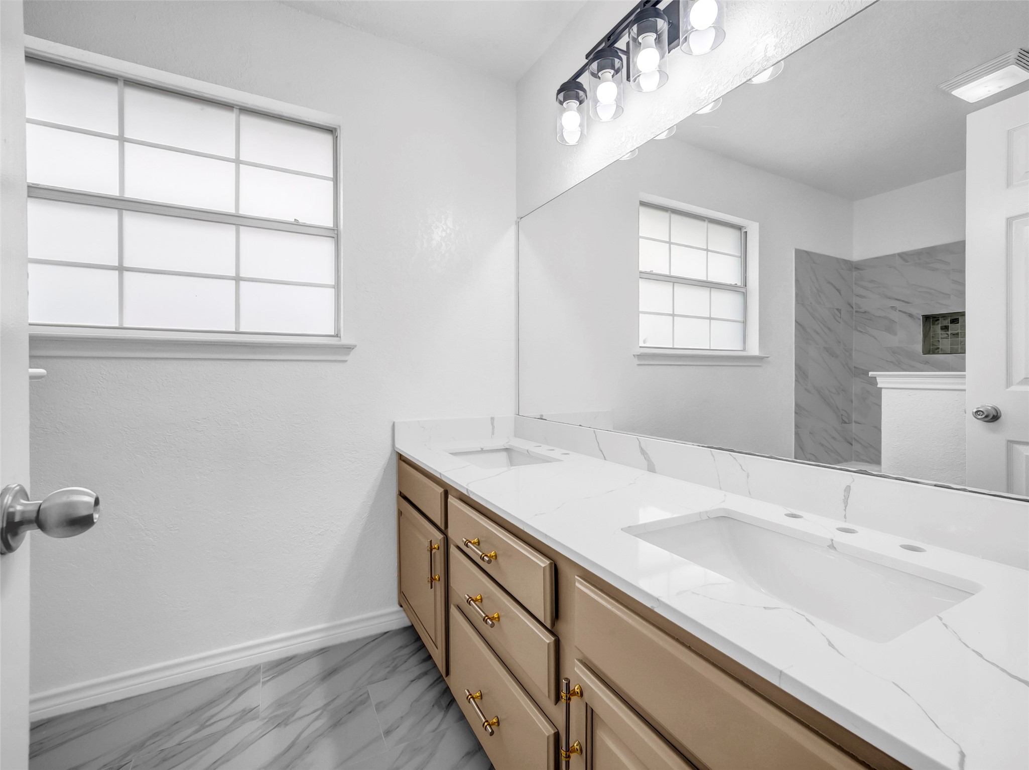 2913 Spartacus Drive Grand Prairie TX 75052