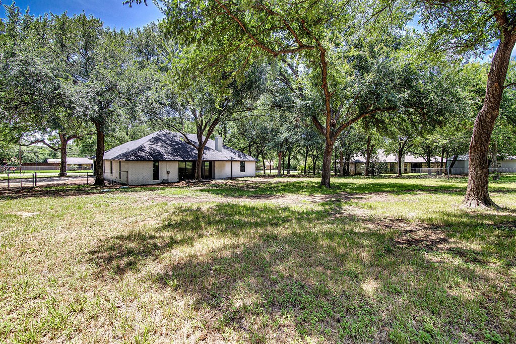 715 Pheasant Run Burleson TX 76028
