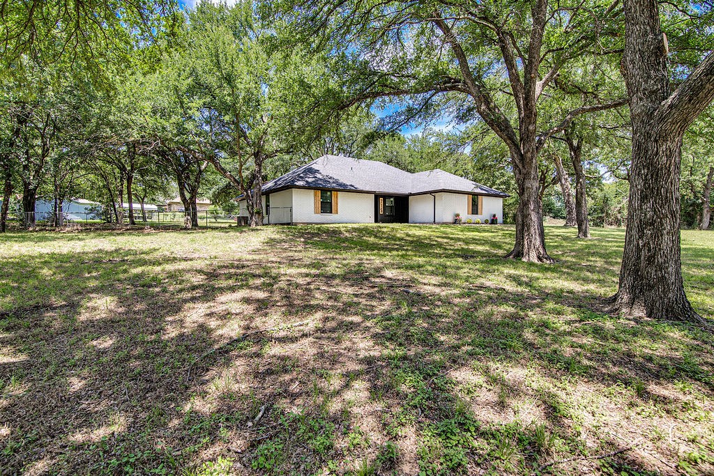 715 Pheasant Run Burleson TX 76028