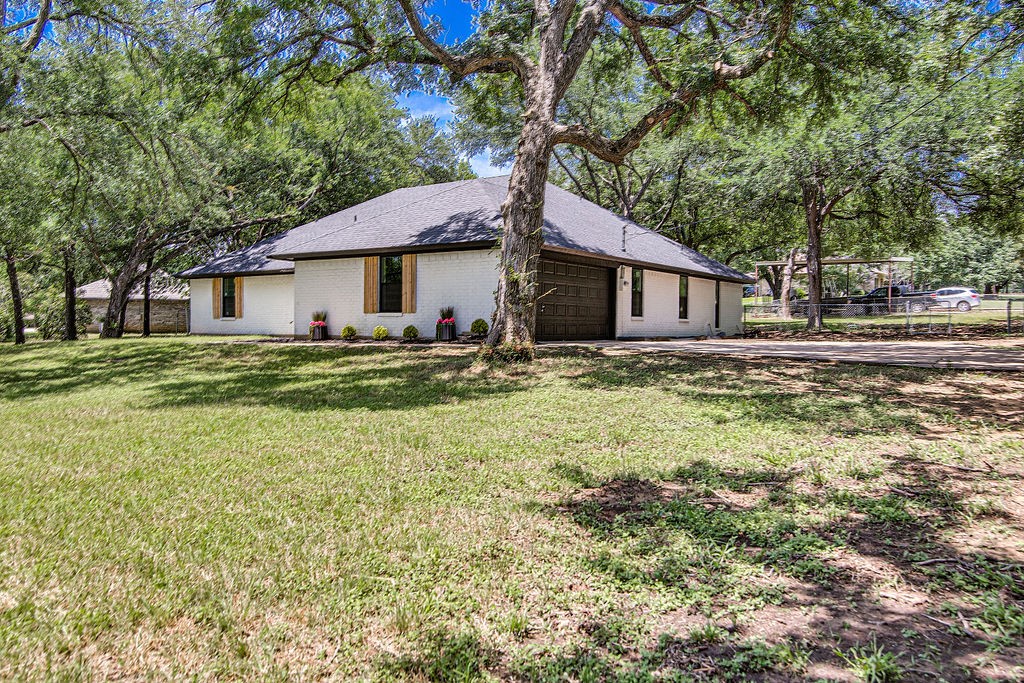 715 Pheasant Run Burleson TX 76028