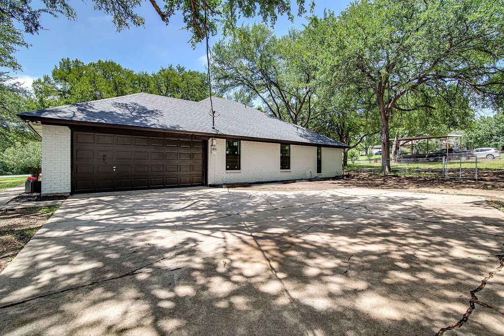 715 Pheasant Run Burleson TX 76028