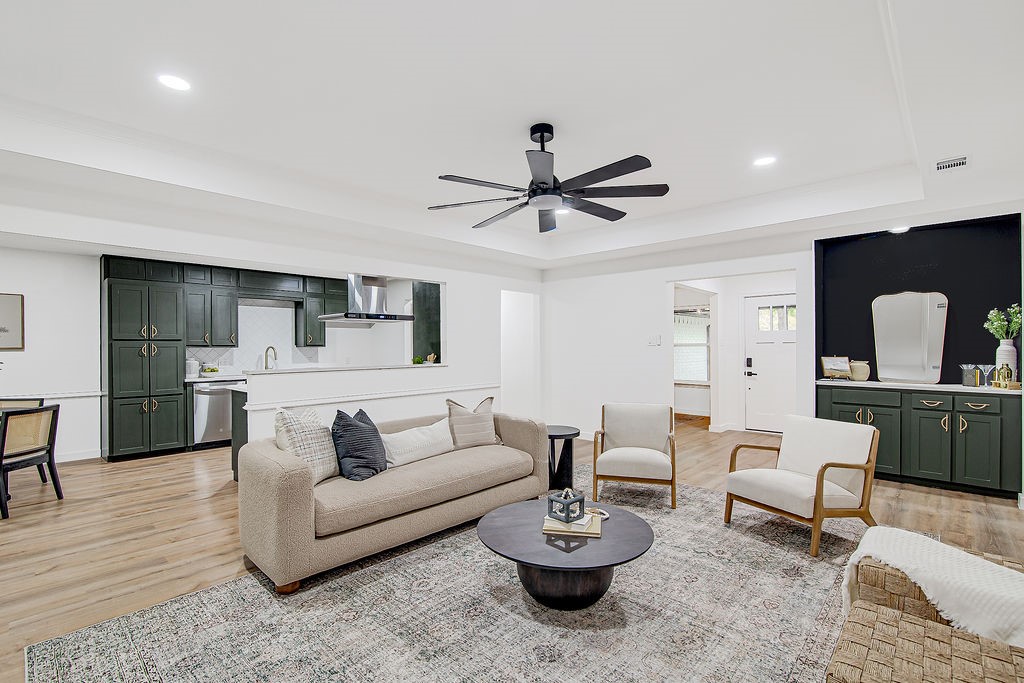 715 Pheasant Run Burleson TX 76028