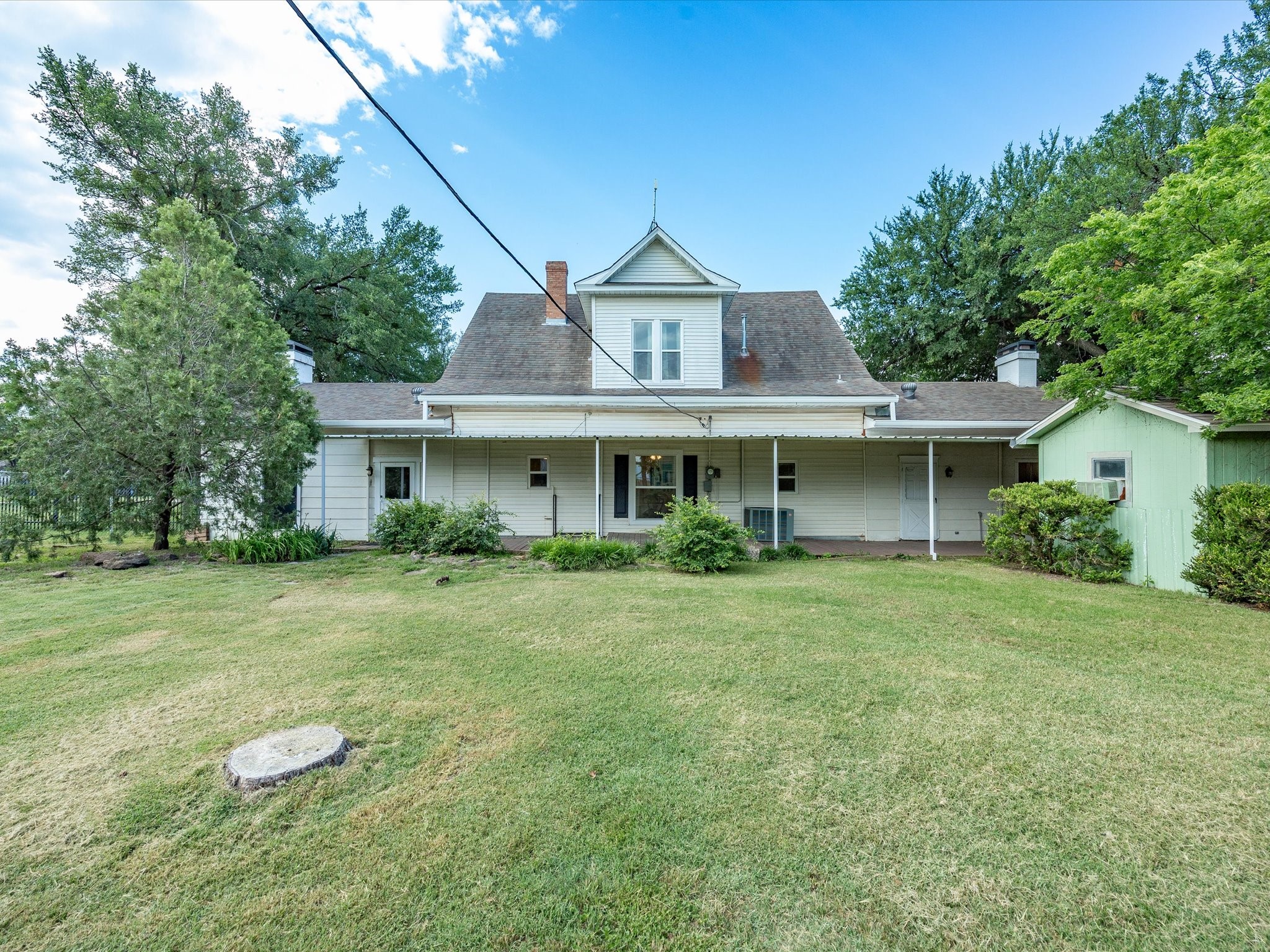 907 4th Street Graham TX 76450