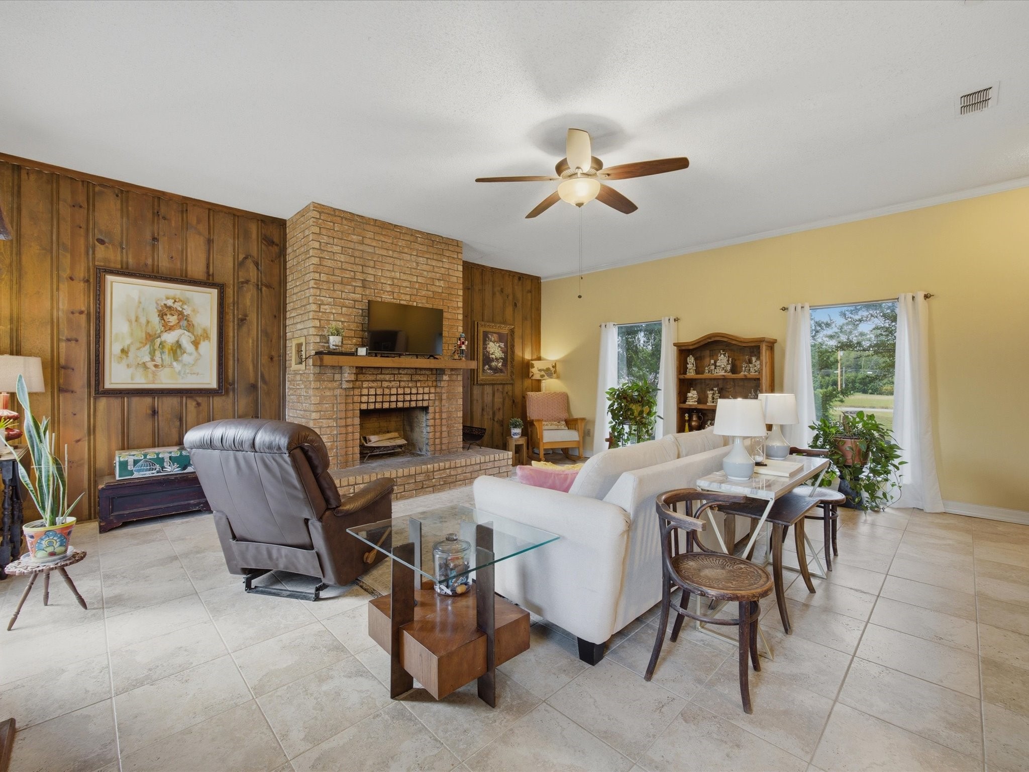 907 4th Street Graham TX 76450