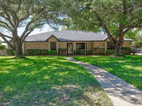 1005 Hilandale Court Cleburne TX 76033