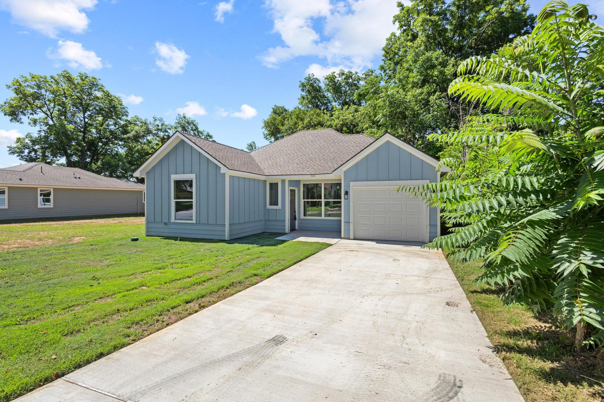 516 Florence Denison TX 75020
