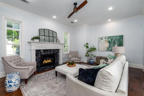 812 Baker Street Mckinney TX 75069