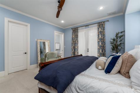 812 Baker Street Mckinney TX 75069