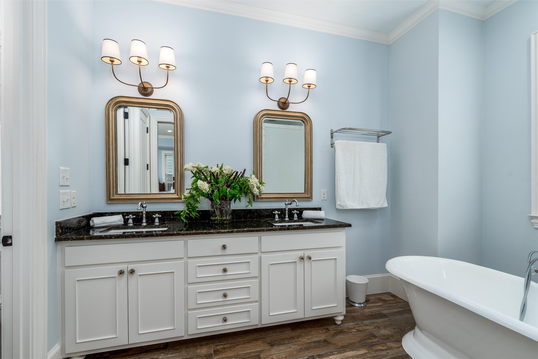 812 Baker Street Mckinney TX 75069