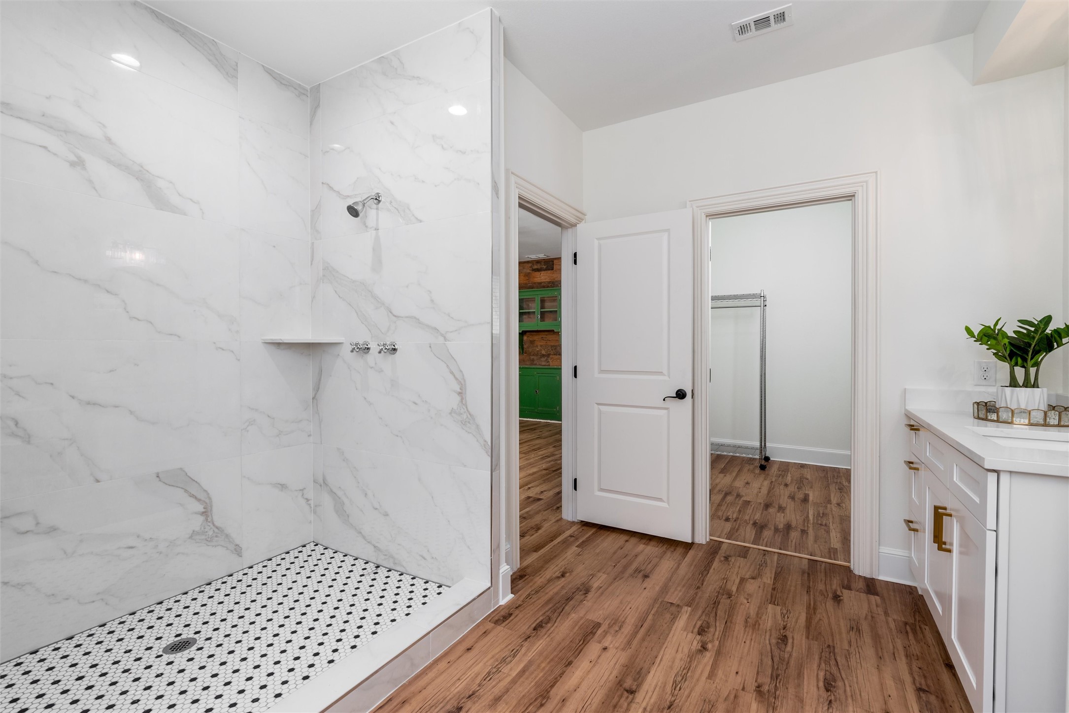 812 Baker Street Mckinney TX 75069