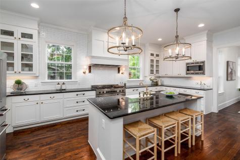 812 Baker Street Mckinney TX 75069