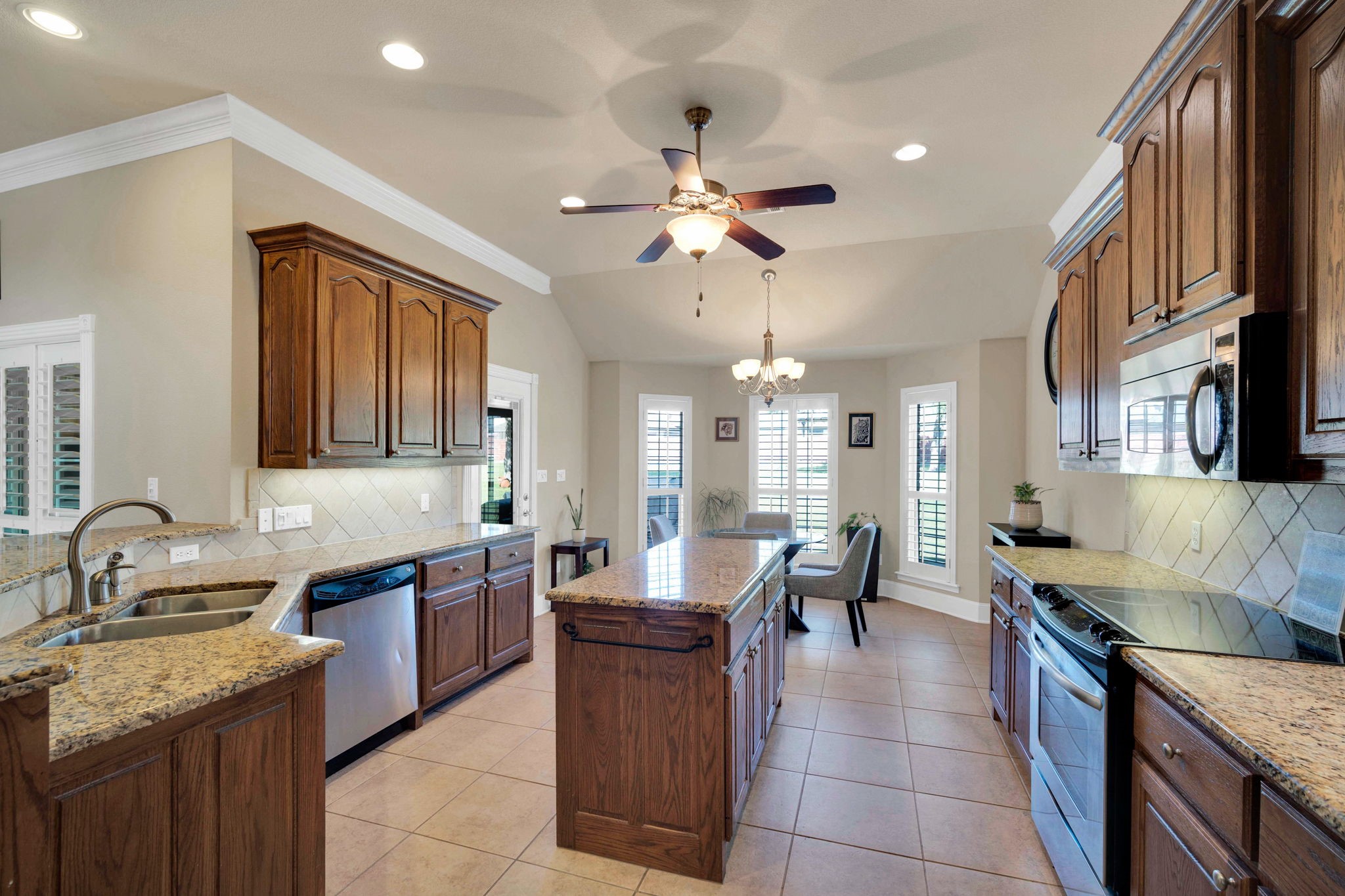 1115 Cresthaven Drive Cedar Hill TX 75104