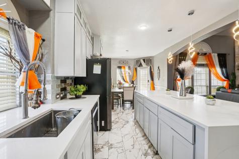 400 Shadow Creek Drive Desoto TX 75115
