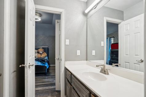 400 Shadow Creek Drive Desoto TX 75115