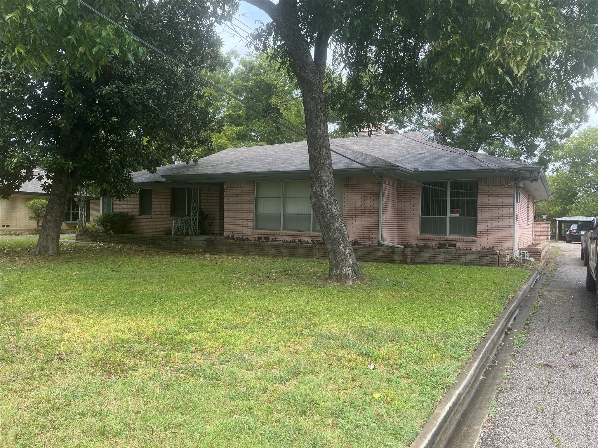 2931 Linfield Road Dallas TX 75216
