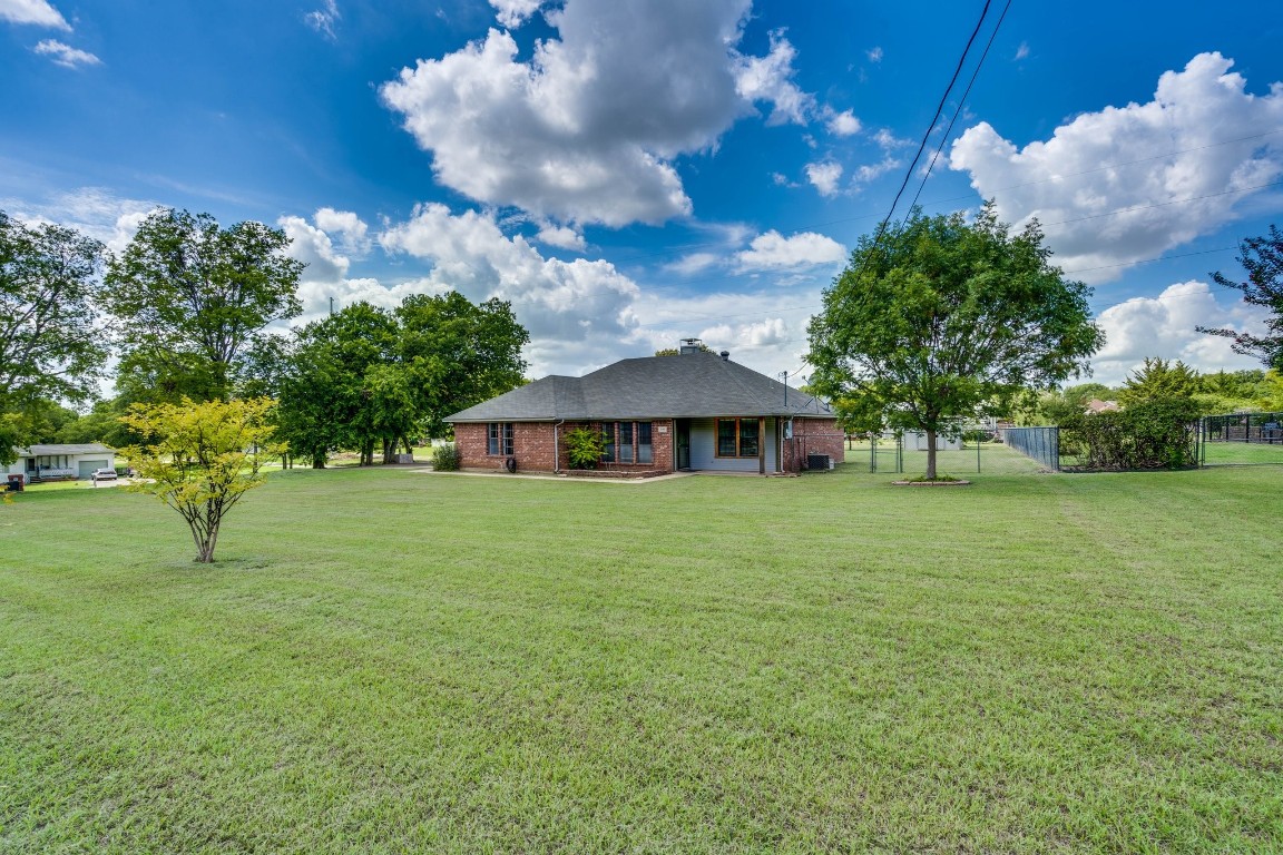 301 Meandering Way Palmer TX 75152
