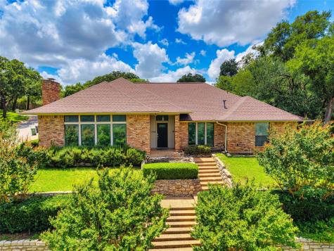 1908 Lakehill Court Arlington TX 76012