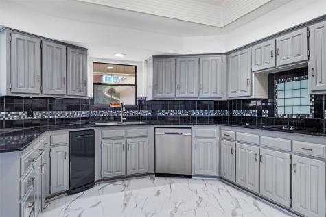 1908 Lakehill Court Arlington TX 76012