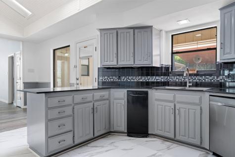 1908 Lakehill Court Arlington TX 76012