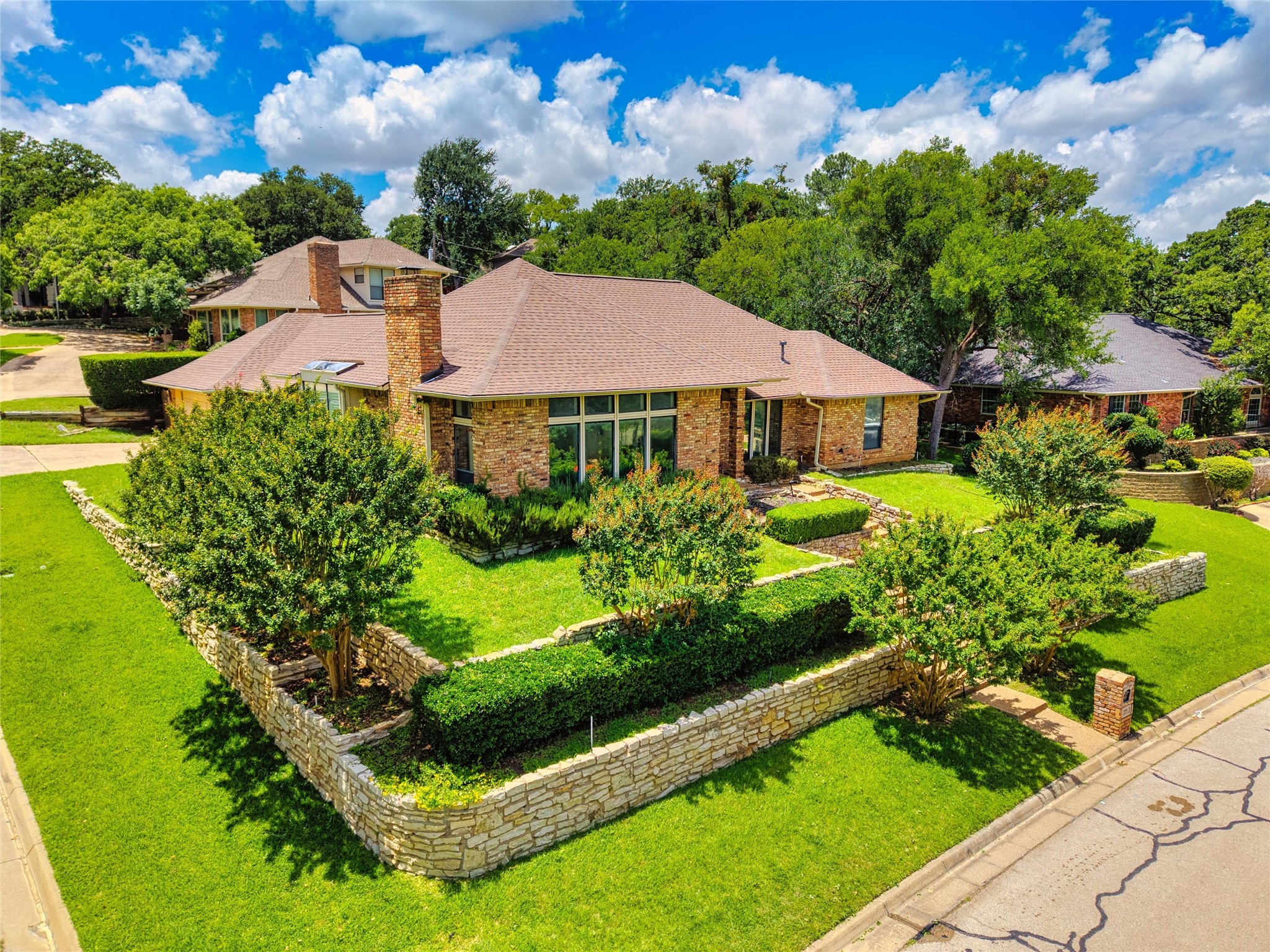 1908 Lakehill Court Arlington TX 76012