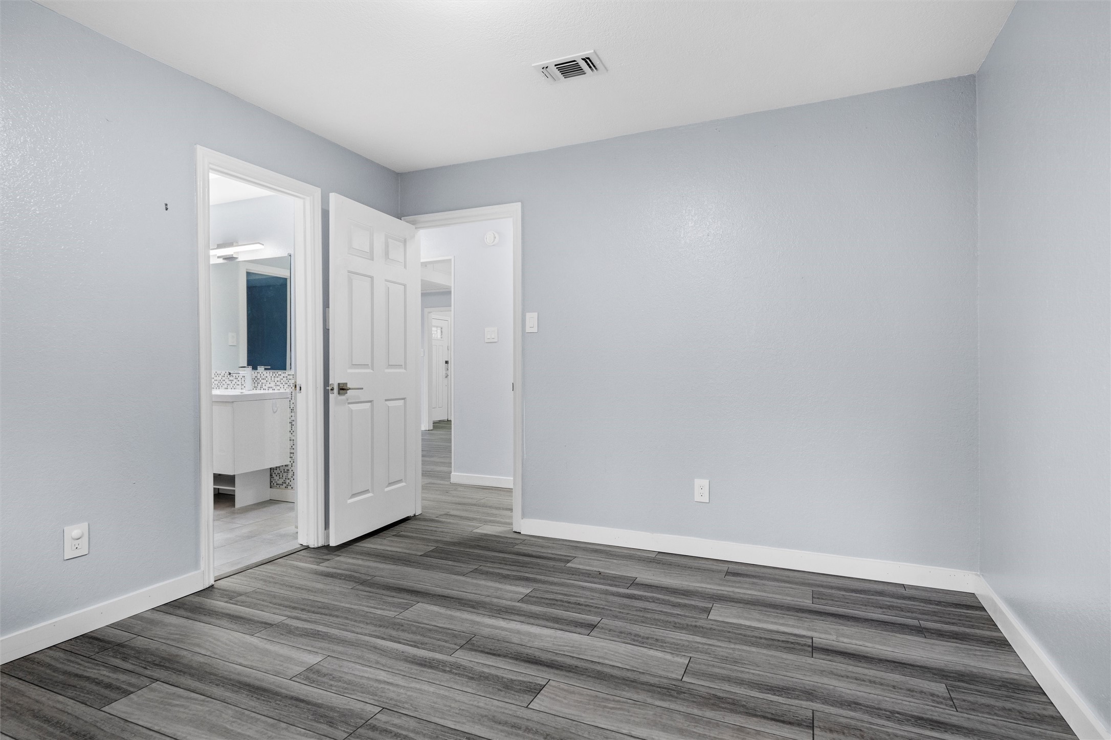 1908 Lakehill Court Arlington TX 76012