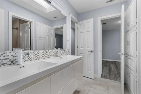 1908 Lakehill Court Arlington TX 76012