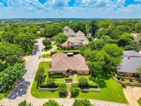1908 Lakehill Court Arlington TX 76012