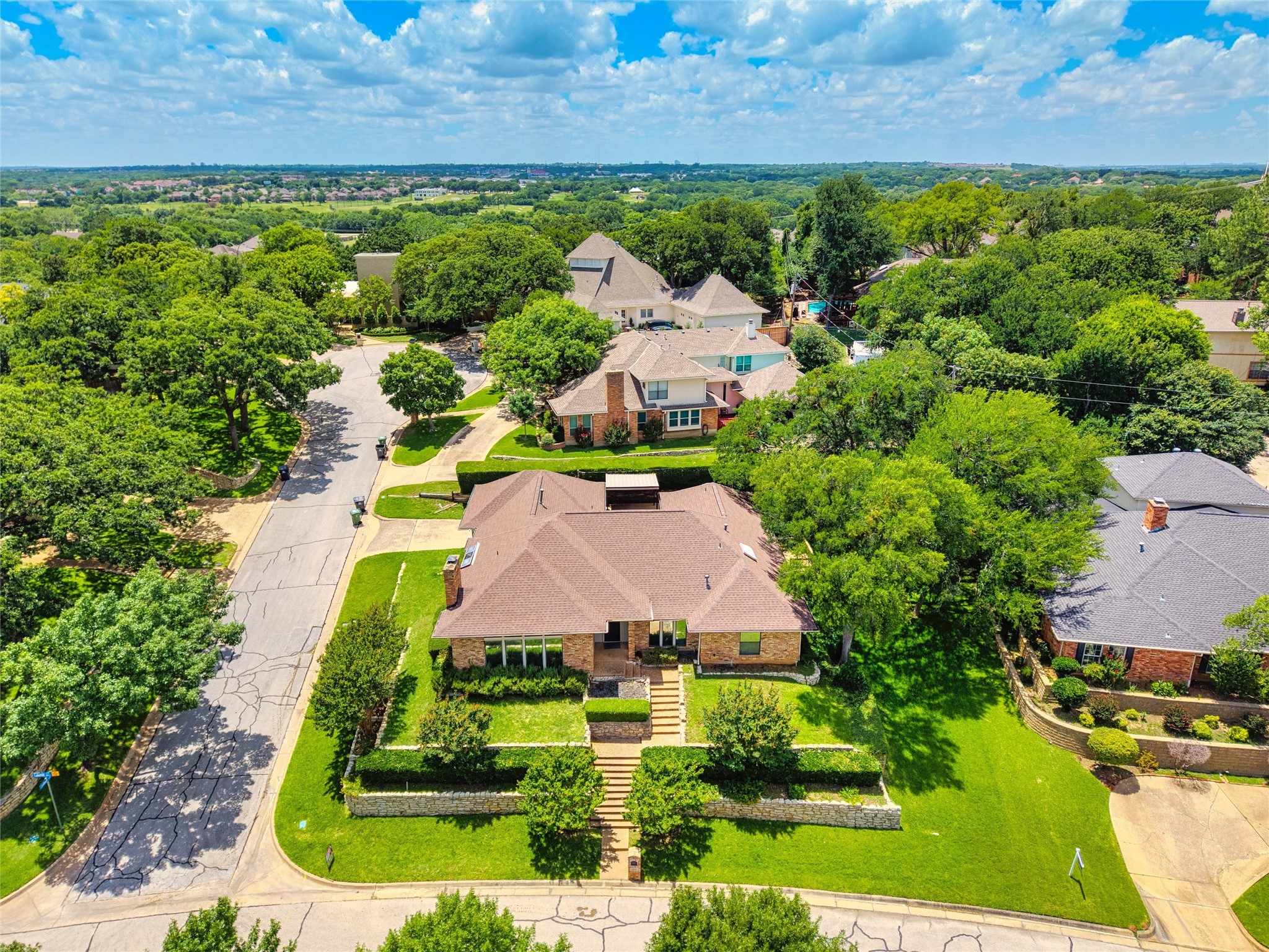 1908 Lakehill Court Arlington TX 76012