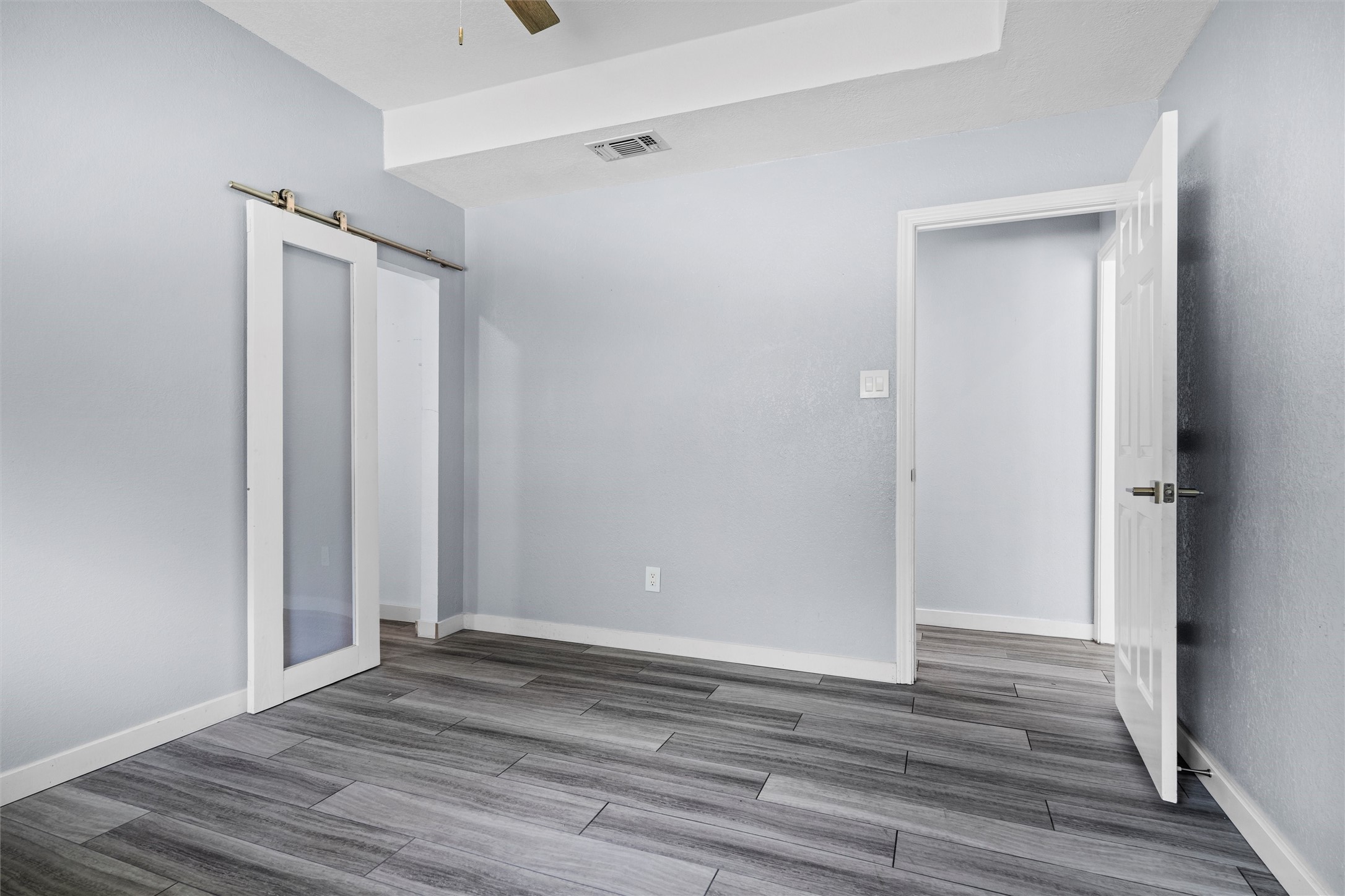 1908 Lakehill Court Arlington TX 76012