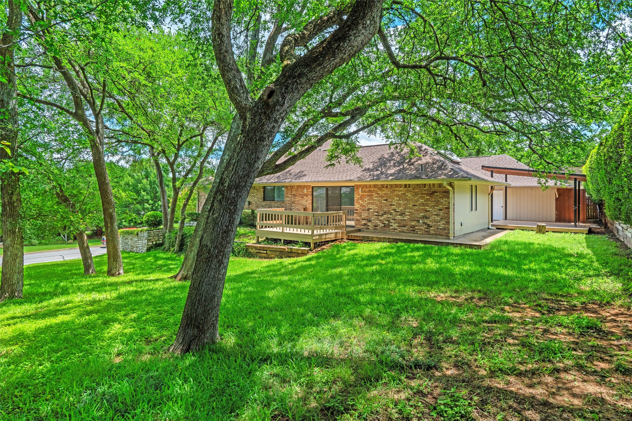 1908 Lakehill Court Arlington TX 76012