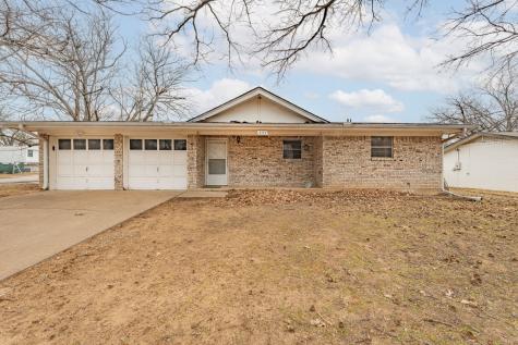 1211 W Cage Street Stephenville TX 76401