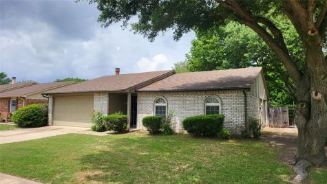 1006 California Trail Grand Prairie TX 75052