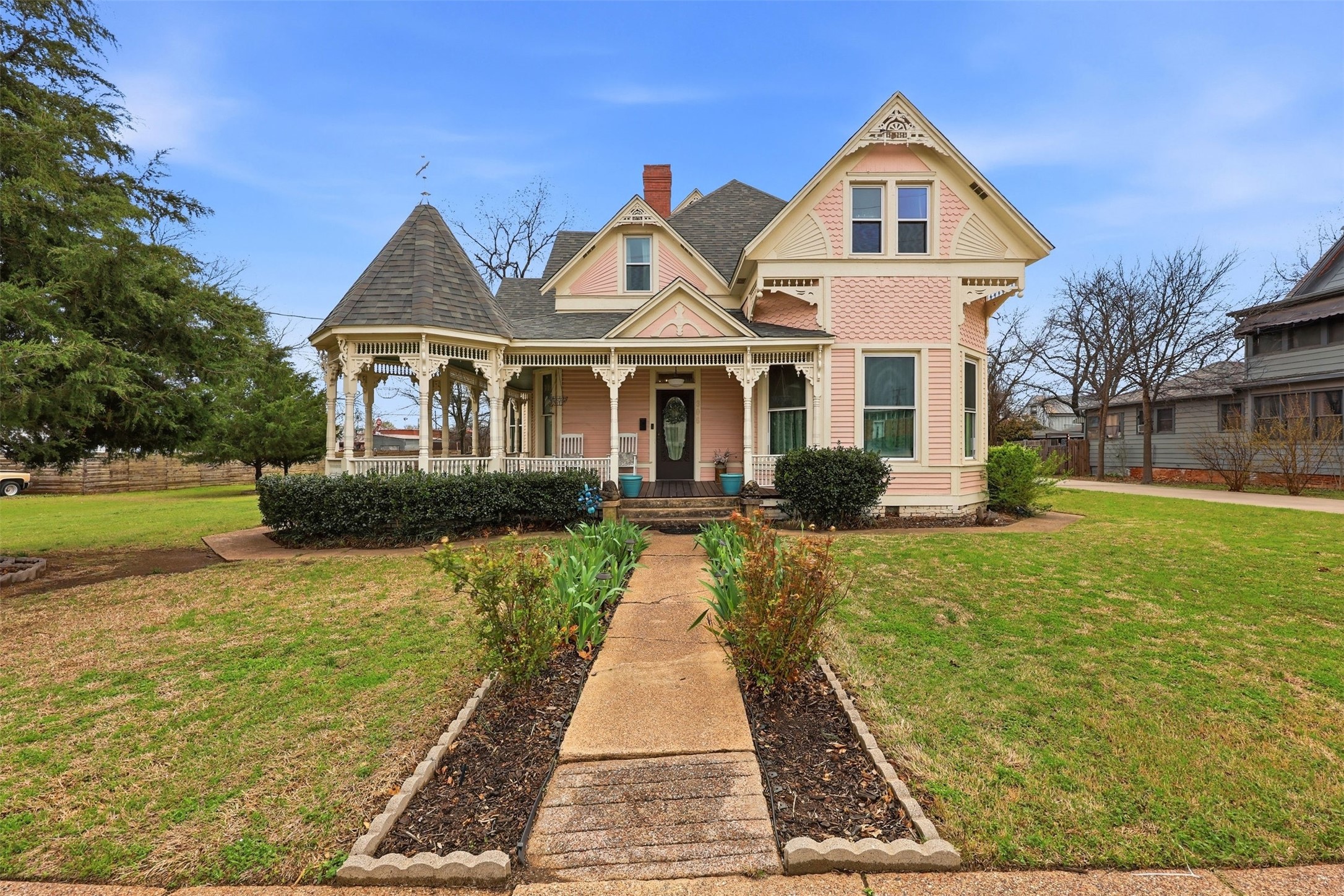 306 E Tarrant Street Bowie TX 76230